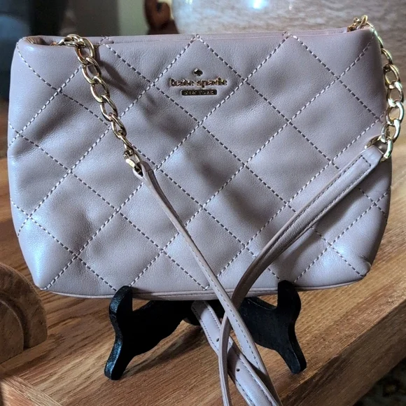 Kate Spade Quilted Leather Gray Crossbody With Gold Hardware. EUC - Picture 3 of 11